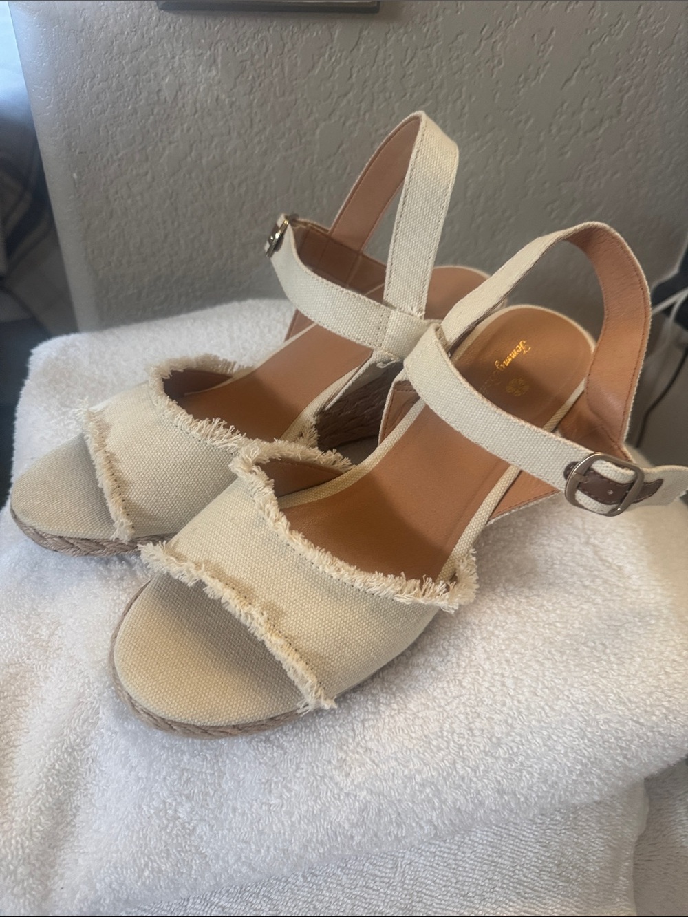 Tommy Bahama Cream Frayed Espadrille Wedge Sandals